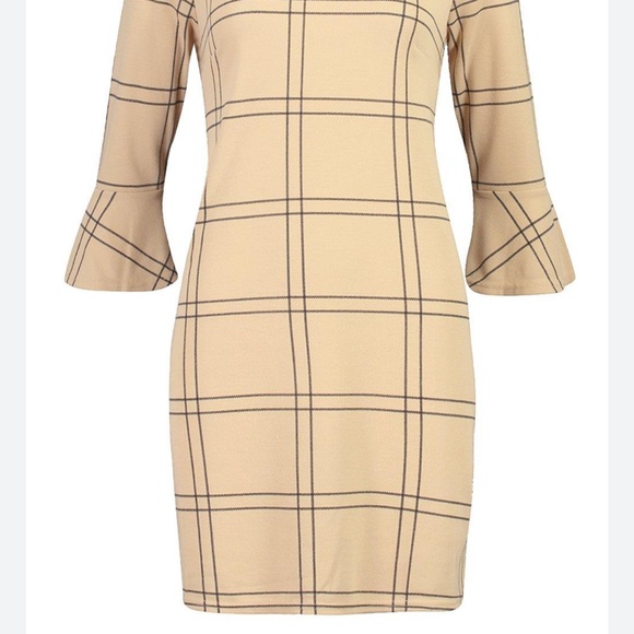 Boohoo Dresses & Skirts - Boohoo Cream Shift Dress with Bell Sleeves